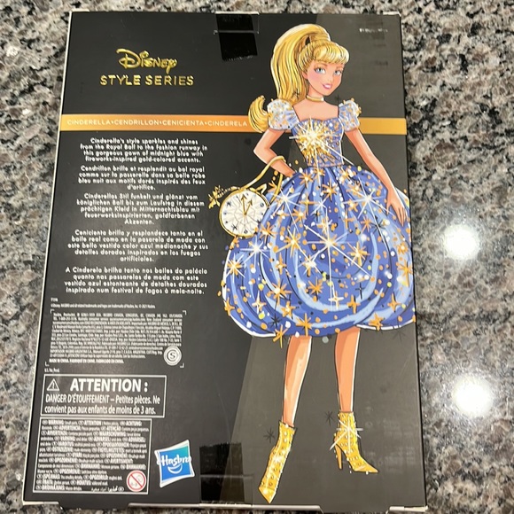 New Disney Princess Style Series Ultimate Princess Celebration Cinderella - Picture 3 of 6